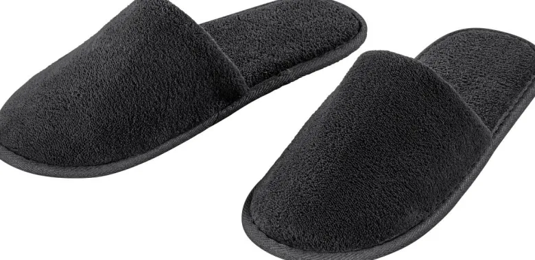POCOline Hausschuhe schwarz Größe 40-44