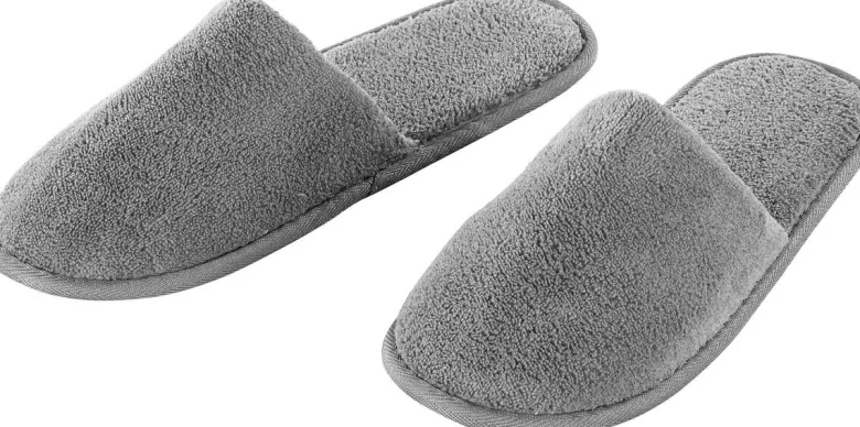 POCOline Hausschuhe silber Größe 40-44